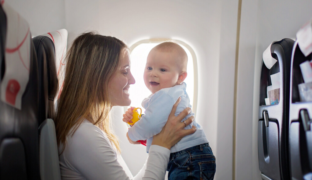 Bebês têm direito a bagagem de mão em avião?