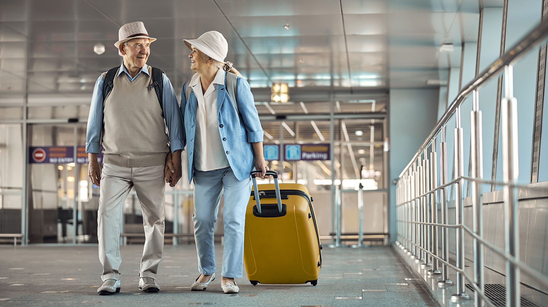 Orientações para a viagem de avião de idosos