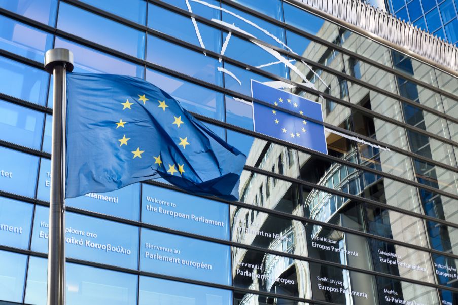 Conheça os países que exigem seguro-viagem | Sede da União Europeia em Bruxelas | Conexão123