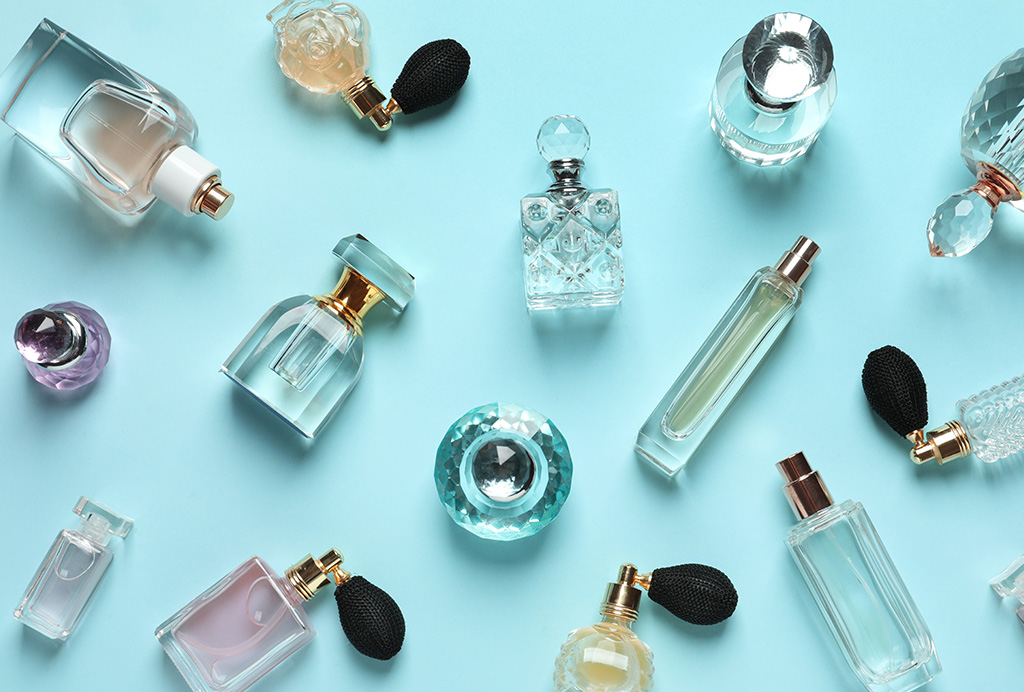 Frascos de perfume contam a história da perfumaria no Museu do Perfume de Gramado