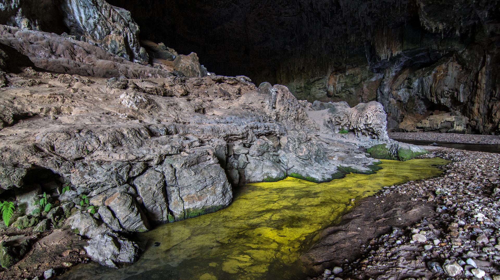 Explore as cavernas do Parque Estadual de Terra Ronca