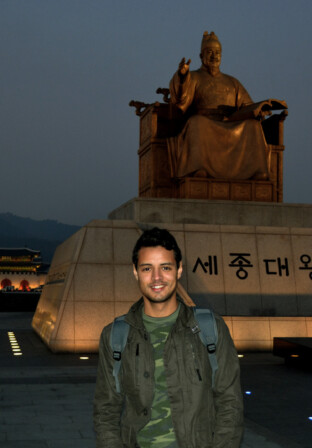 Estátua de Sejong, o Grande, na praça Gwanghwamun