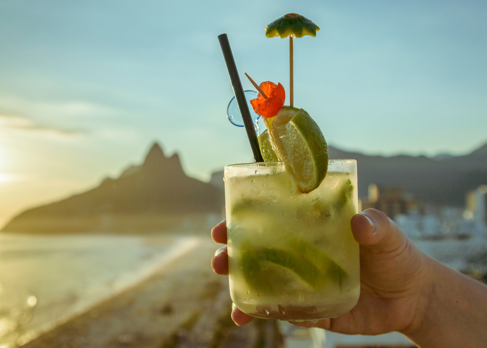 Lugares para comer no Arraial do Cabo: melhores restaurantes | Caipirinha | Conexão123
