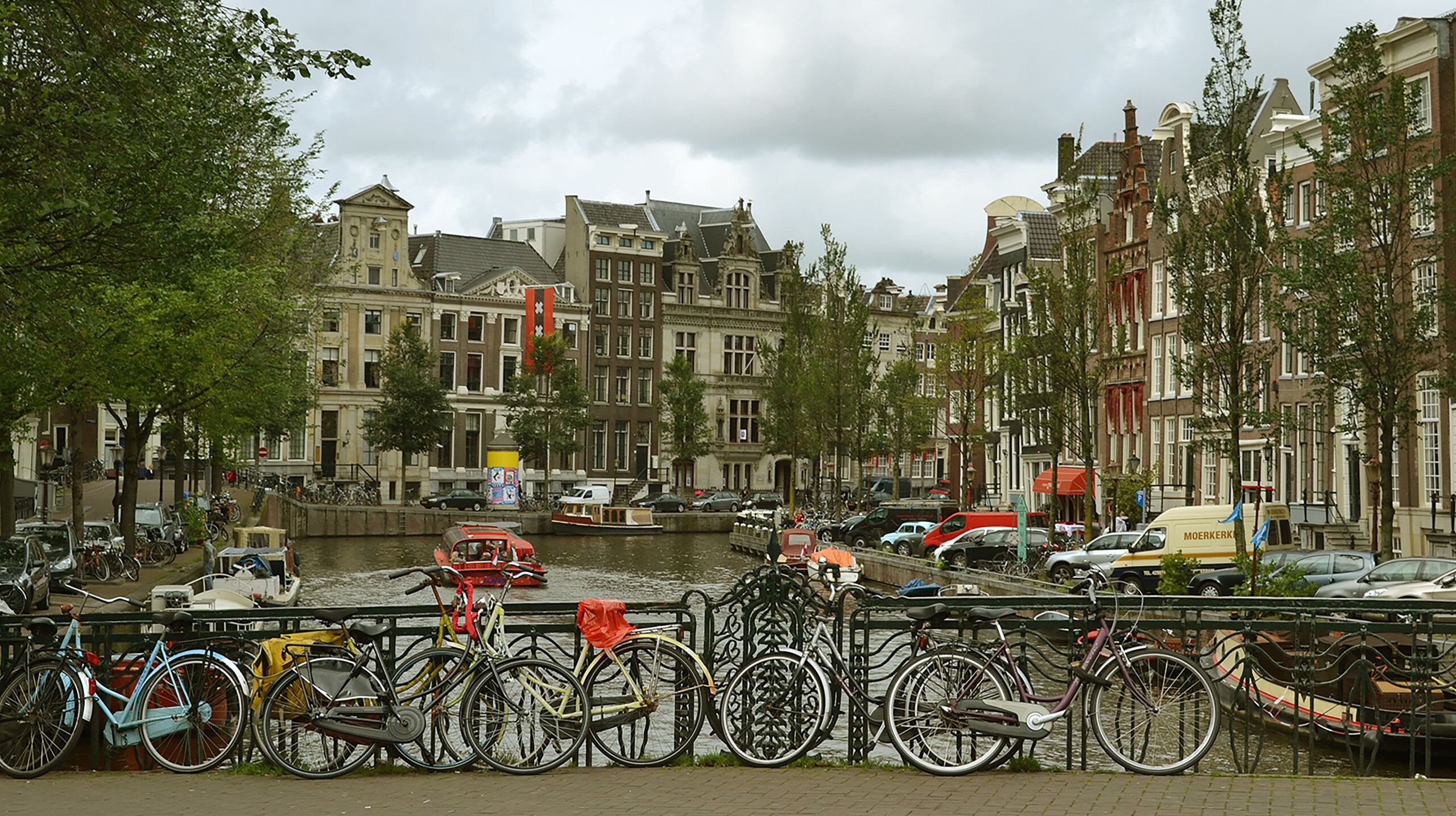 Amsterdam: uma cidade bonita, atraente e chocante