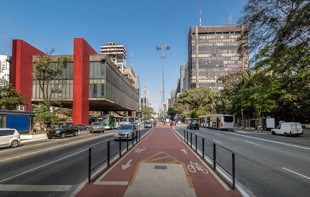 Hospede-se perto da Avenida Paulista se você planeja passear pela cidade.