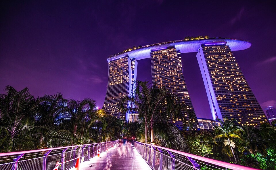 A piscina mais famosa do mundo coloca Singapura aos seus pés