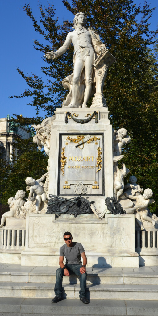 Estátua do gênio da música clássica Wolfgang Amadeus Mozart 