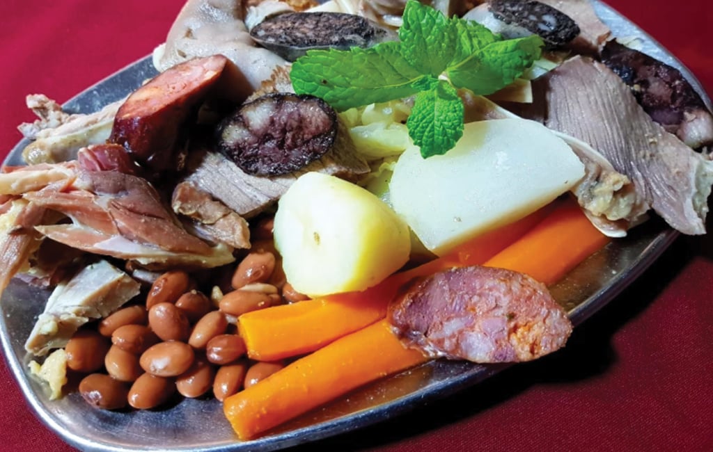 O cozido à portuguesa é o prato mais pedido na Merendinha do Arco