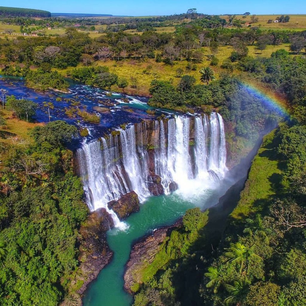 A Cachoeira da Fumaça fica a cerca de 77 km de distância do centro de Uberaba e a 65 km de Uberlândia Créditos: Divulgação / Secretaria de Turismo do Estado de Minas Gerais (@danielcostaclandestino)