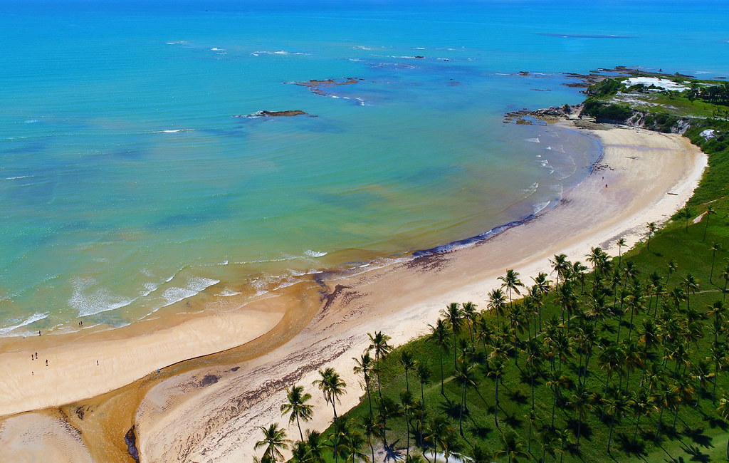 Conheça a Praia de Cumurixatiba e outro pontos surreais na região de Prado, na Bahia
