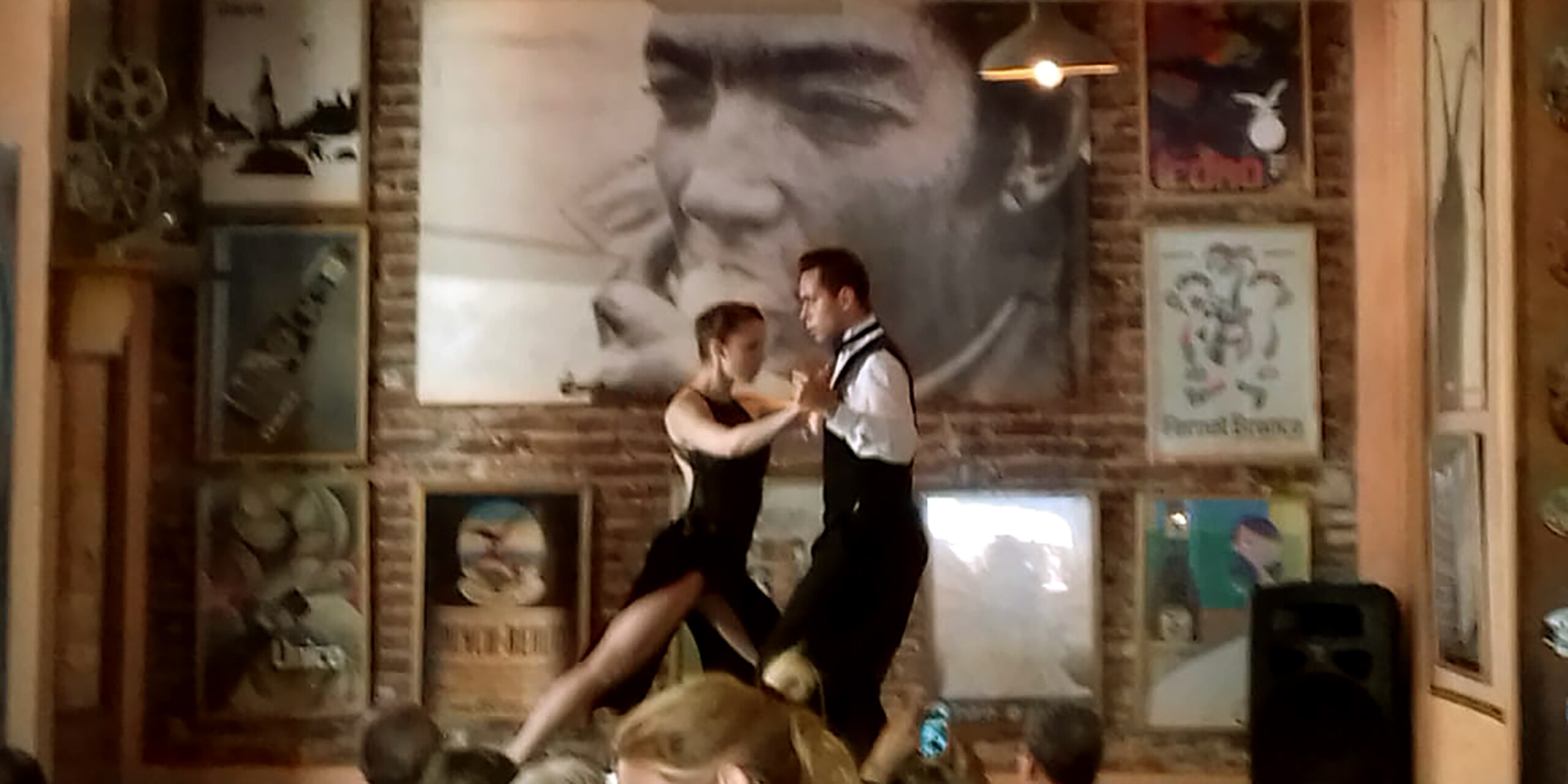 Os shows de tango são frequentes nos restaurantes de Buenos Aires