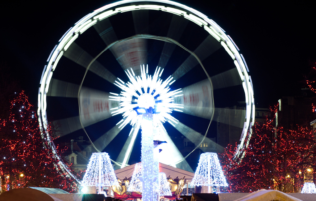Uma roda-gigante faz parte do Natal em Bruxelas