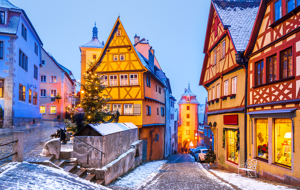 Rothenburg ob der Tauber fica um charme durante o inverno