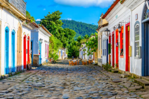Em ares portugueses: cidades brasileiras para sentir-se em Portugal | Paraty - Rio de Janeiro | Conexão123