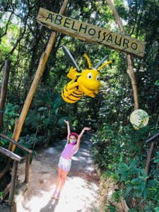 Cidade das Abelhas: Conheça o parque temático | Trilha para o abelhossauro | Conexão123