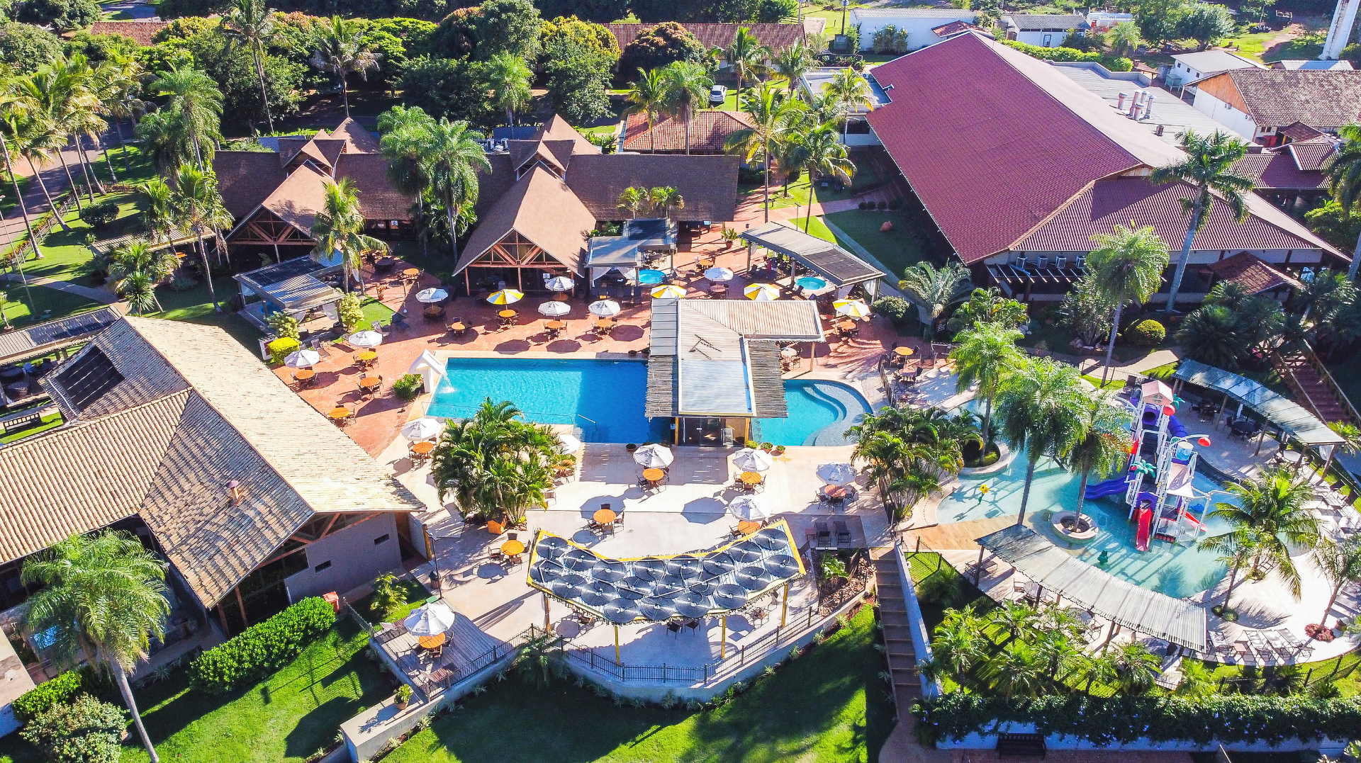 Zagaia Eco Resort Hotel: promoção férias de julho | Vista aérea da piscina do resort | Conexão123