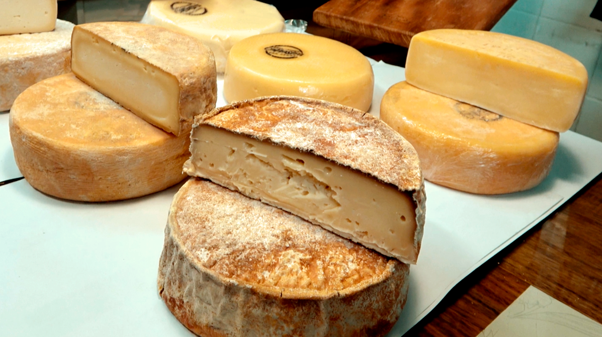 Três lugares em Belo Horizonte para experimentar o melhor queijo do mundo 