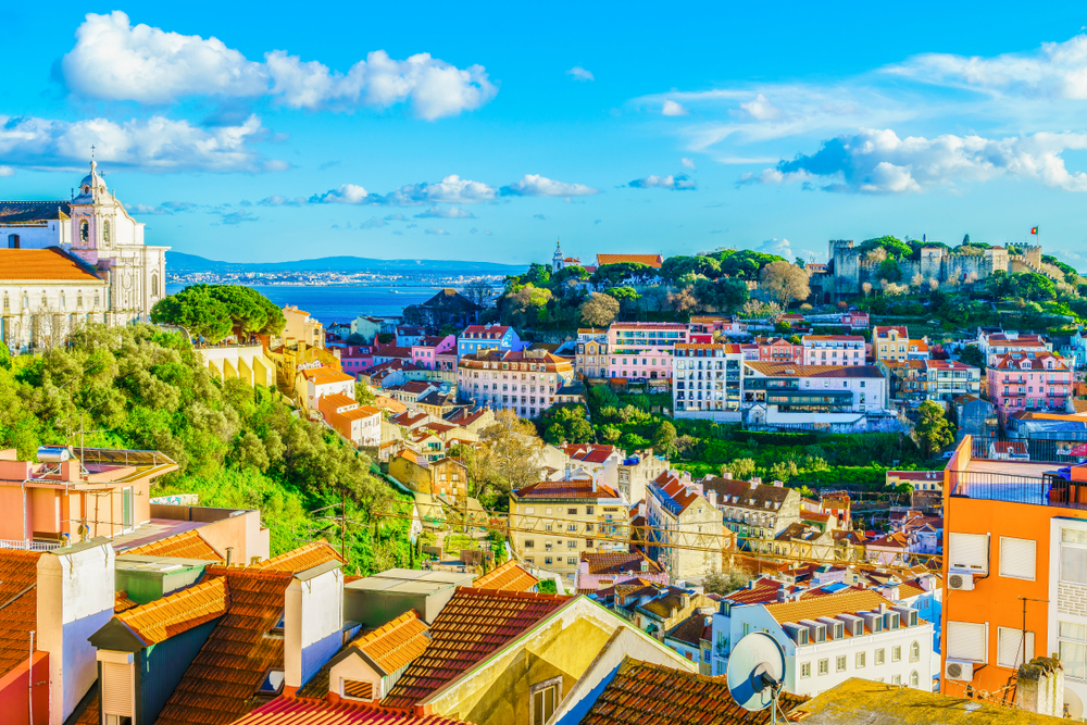 Passagens aéreas baratas: encontre voos promocionais só de ida | Lisboa, Portugal | Conexão123
