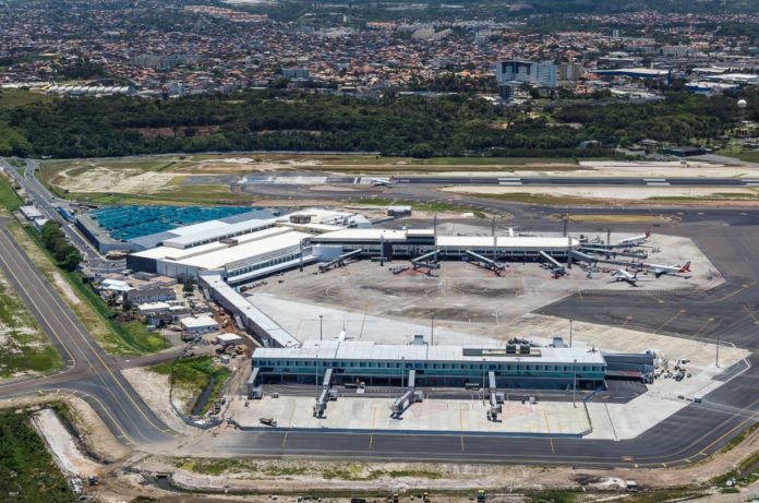 Aeroporto Internacional de Salvador ganhará oito novas rotas aéreas até o fim de 2023 | Imagem aérea do Aeroporto de Salvador | Conexão123