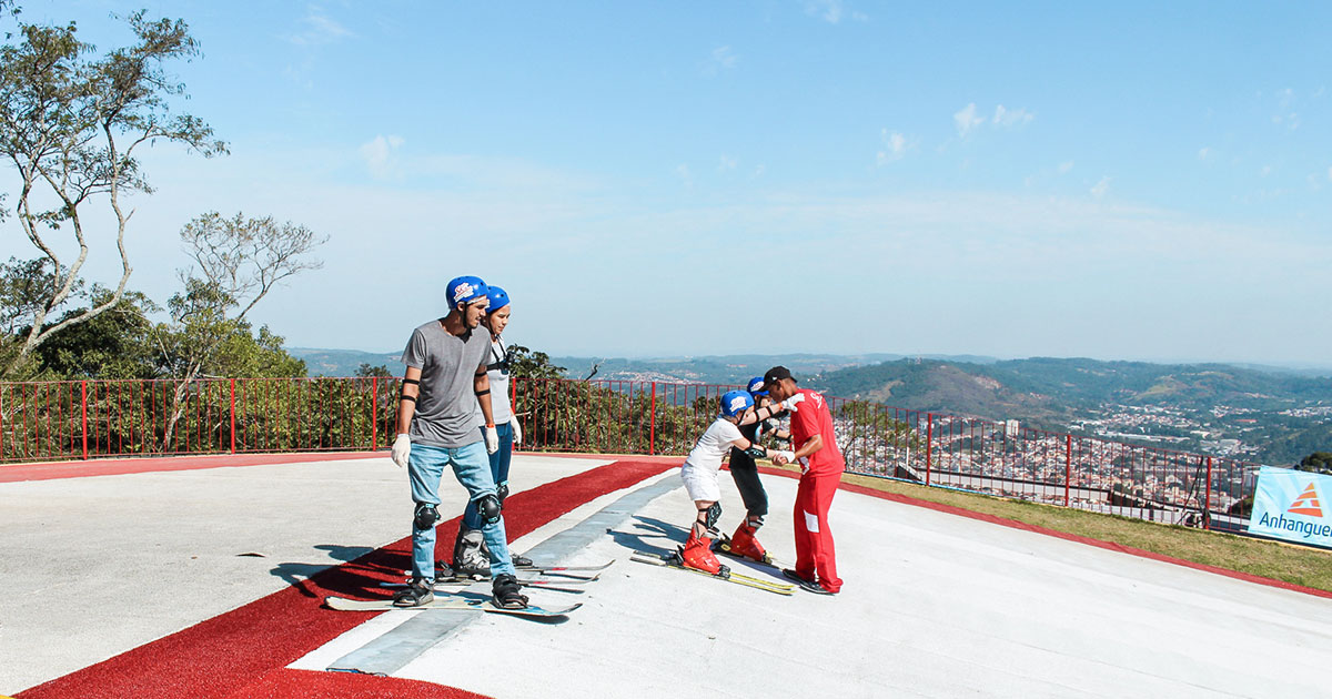 Turismo esportivo: passeios perto de São Paulo para pais e filhos | Ski Mountain Park | Conexão123
