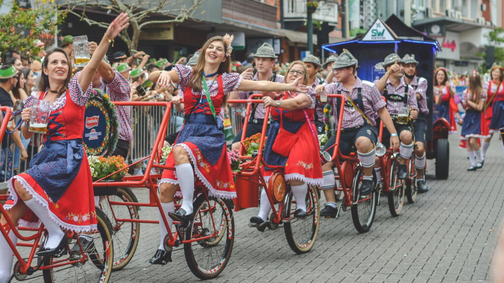 Oktoberfest no Brasil: conheça as principais festas espalhadas pelo país