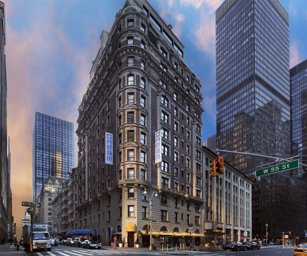 Onde se hospedar em Nova York: os melhores hotéis | Fachada do Dream Midtown | Conexão123