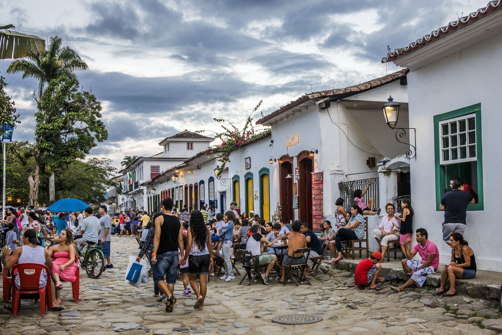 Walking tour no Brasil: conheça cinco destinos ideais para um passeio a pé guiado | Imagem de Paraty | Conexão123