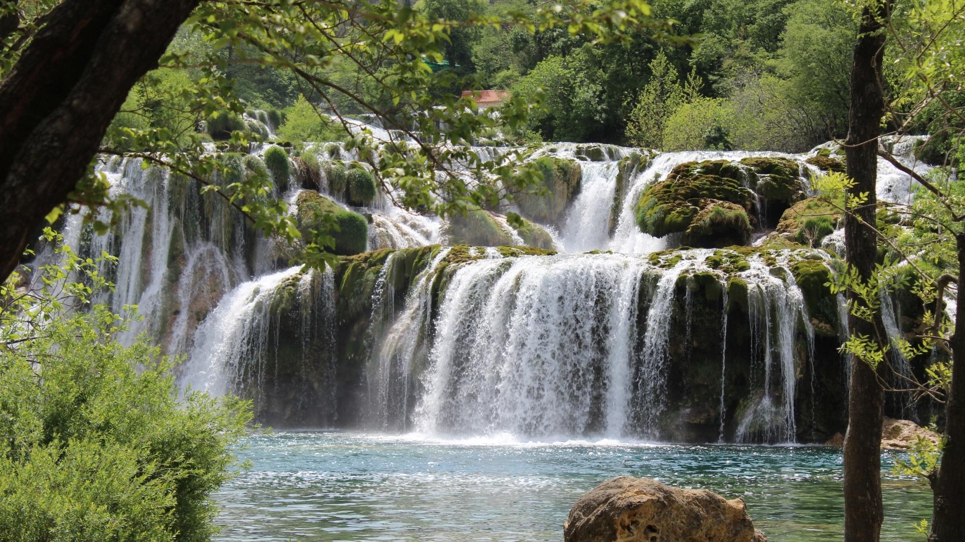 Visite três cachoeiras próximas a Curitiba