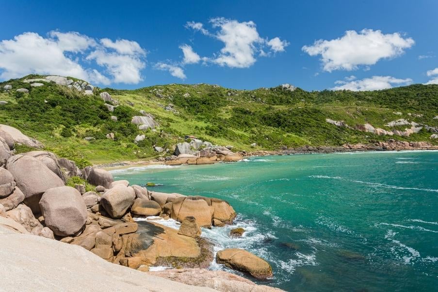 Lugares para viajar no feriado | Praia de Florianópolis | Conexão123