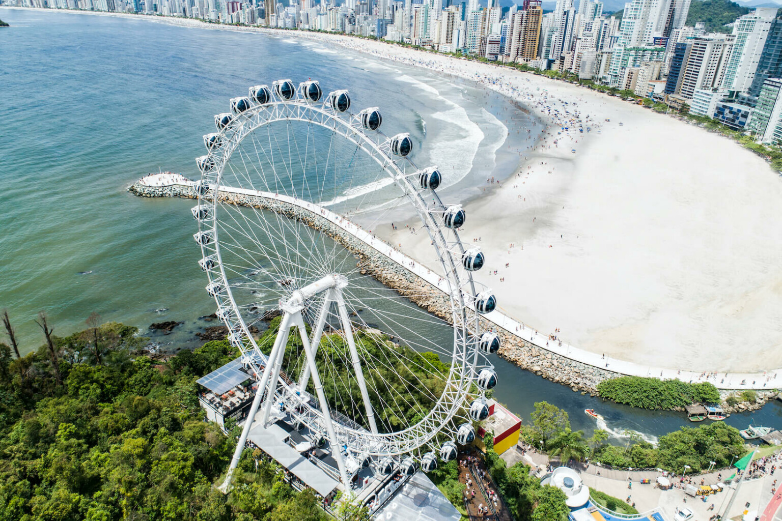 Cinco destinos incríveis para viajar em família e aproveitar a estação mais quente do ano