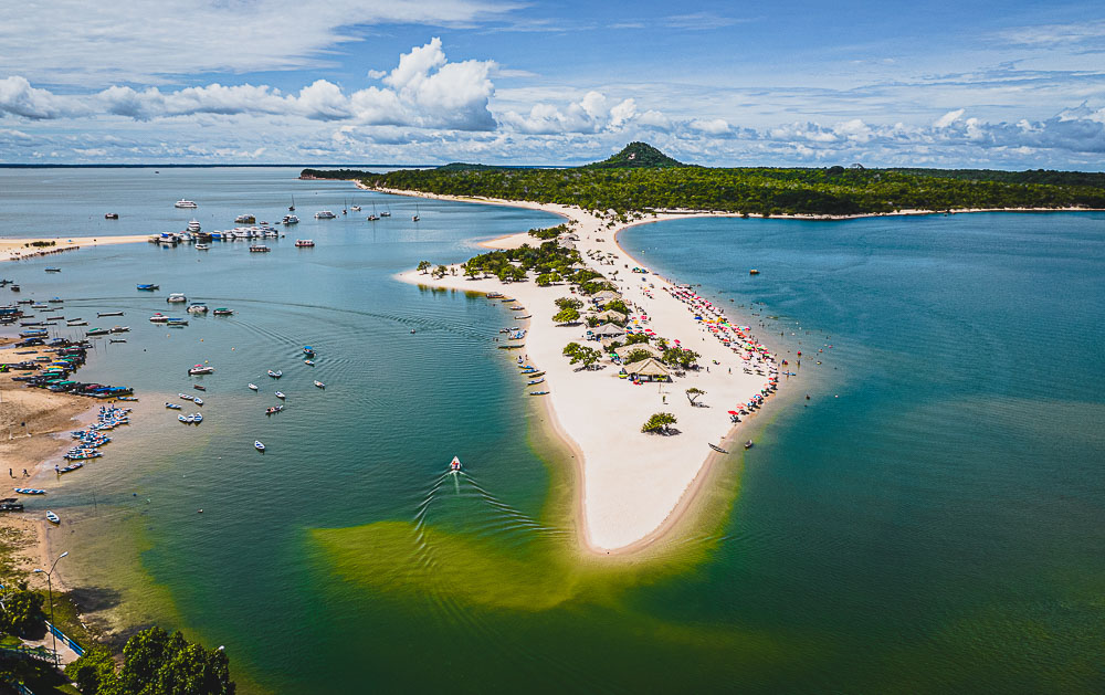 Destinos badalados para viajar no verão no Brasil | Imagem aérea de Alter | Conexão123