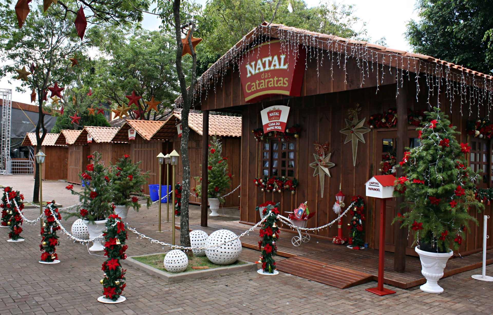 Destinos nacionais para apreciar as decorações de fim de ano | Foz do Iguaçu | Conexão123