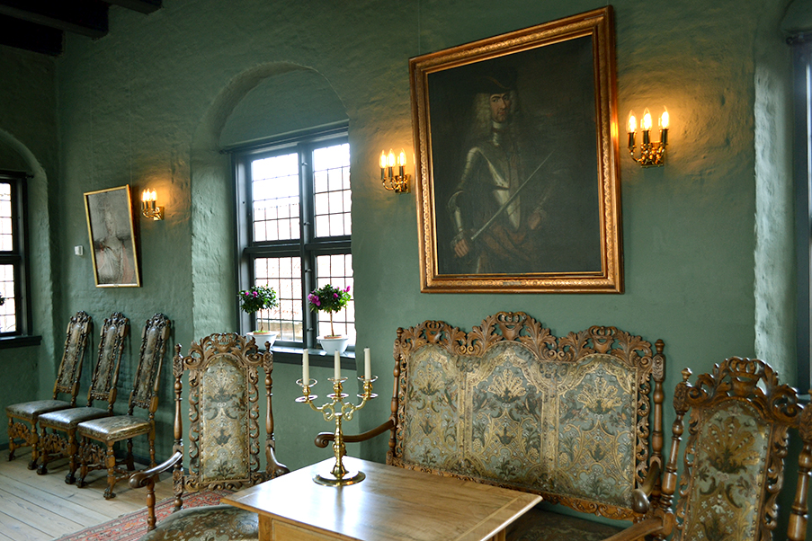 As dependências internas do Castelo de Akershus são ricas em detalhes e mobiliários