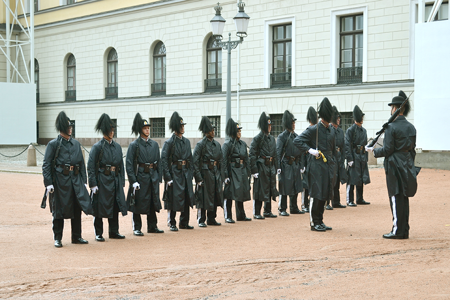 Cerimônia da Troca da Guarda no Palácio Real de Oslo