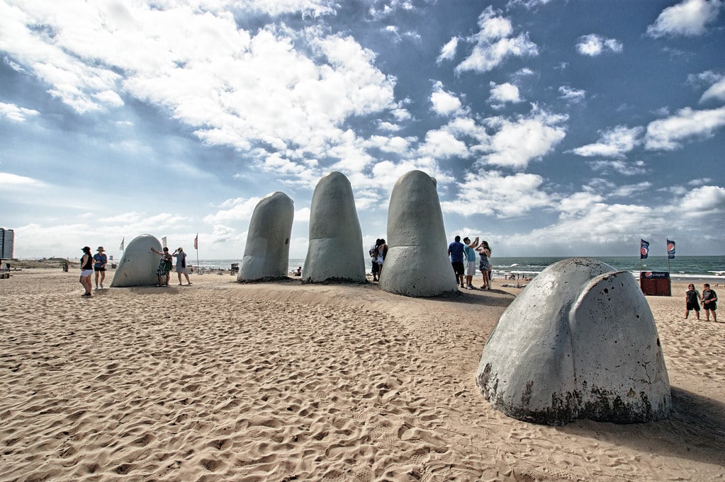 Planejando o verão em Punta Del Este | Escultura de los dedos | Conexão123