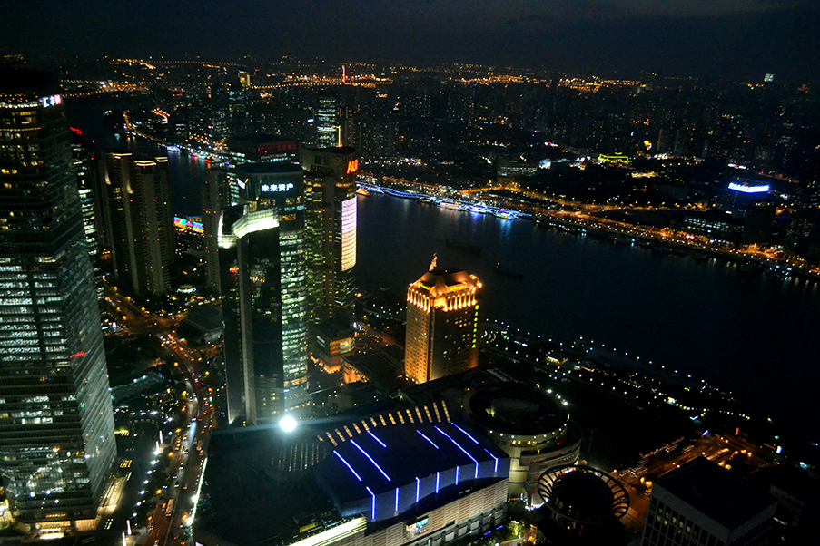 A espetacular vista de Xangai do alto da Torre de Pérola
