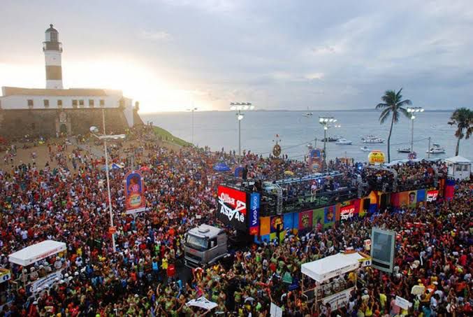 Explore Salvador durante o Carnaval