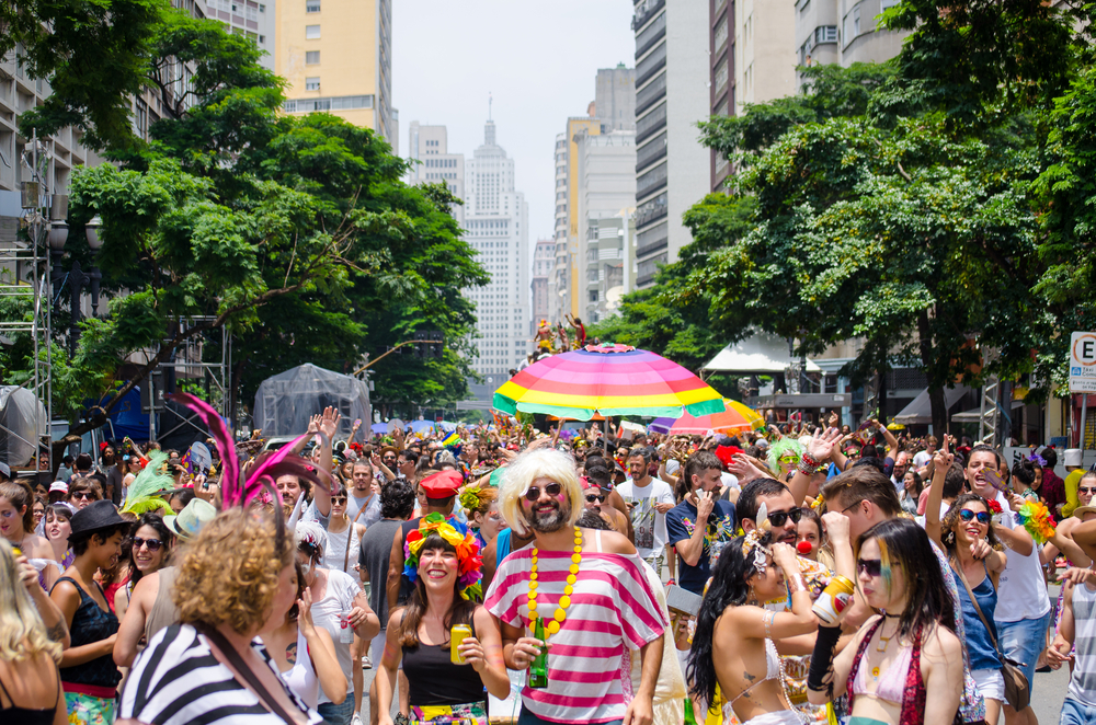 Conheça os principais carnavais do Brasil - Salvador | Bloco de carnaval no Vale do Anhangabaú | Conexão123