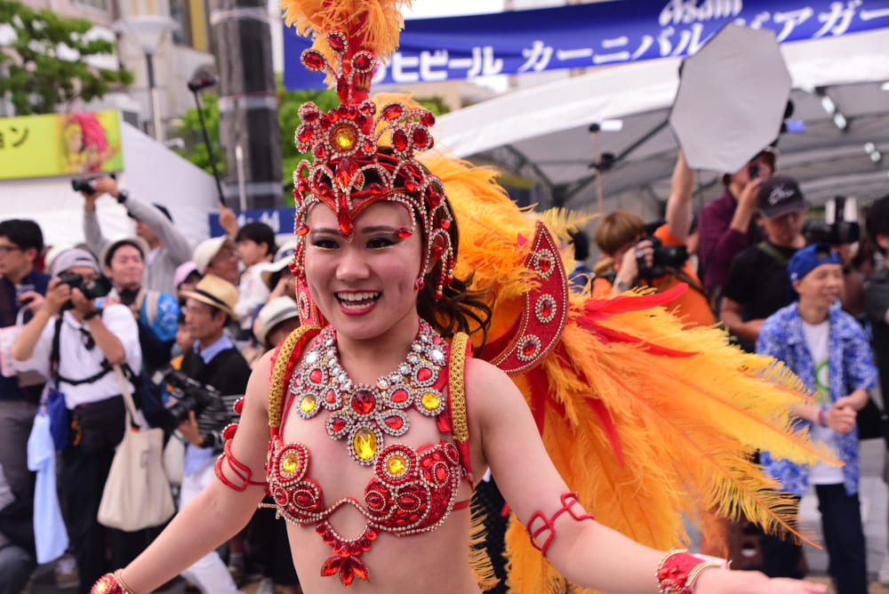 Folia fora do Brasil: conheça quatro blocos brasileiros de carnaval no exterior | integrantes do bloco de Carnaval Japonês Shizuoka vestidos a caráter | Conexão123