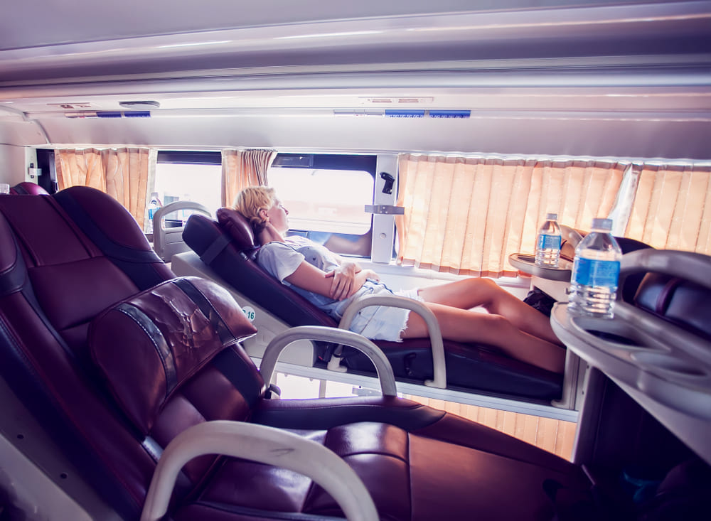 Tipos de ônibus para viagem: cama | Poltrona do tipo cama | Conexão123