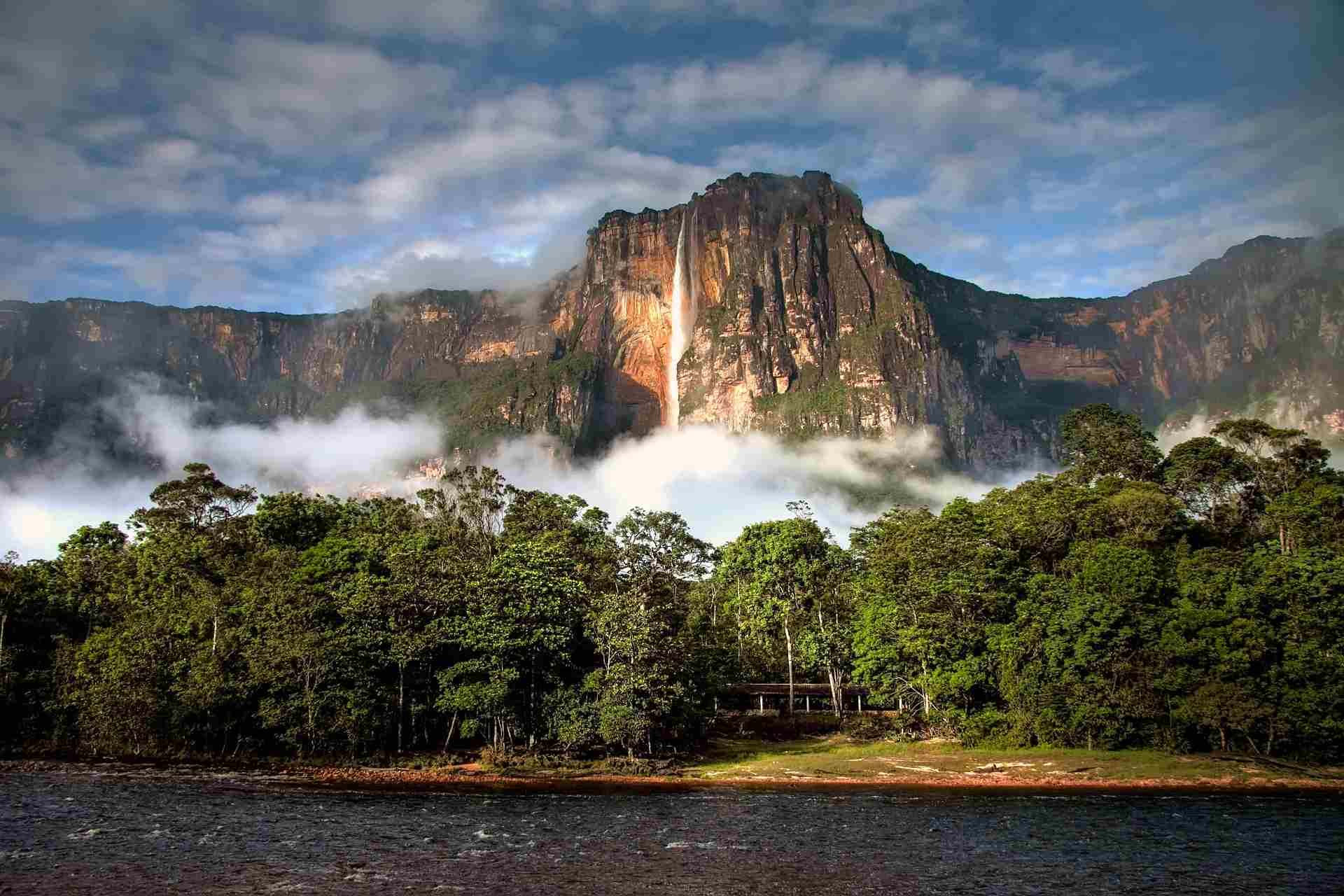 Dia Mundial da Água: descubra as cinco quedas d'água mais famosas do mundo | Vista aérea de Salto Ángel na Venezuela | Conexão123