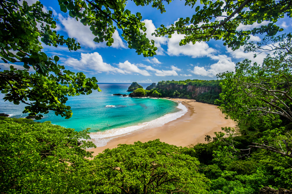 Brasil tem a praia mais desejada do mundo em 2023, aponta TripAdvisor