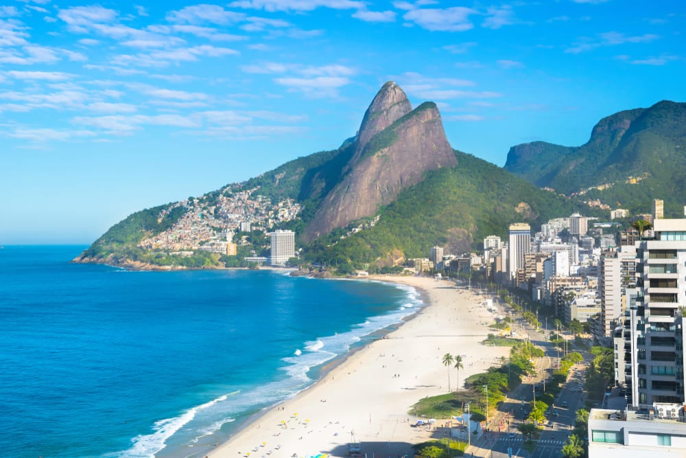Brasil tem a praia mais desejada do mundo em 2023, aponta TripAdvisor | Ipanema | Conexão123