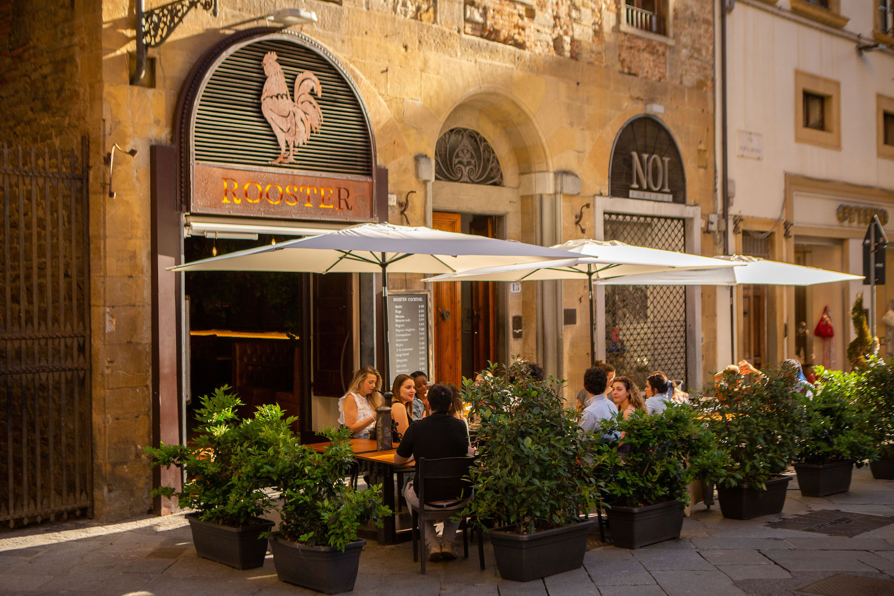 Lugares para comer em Florença: comida internacional | Rooster Cafe Firenze | Conexão123