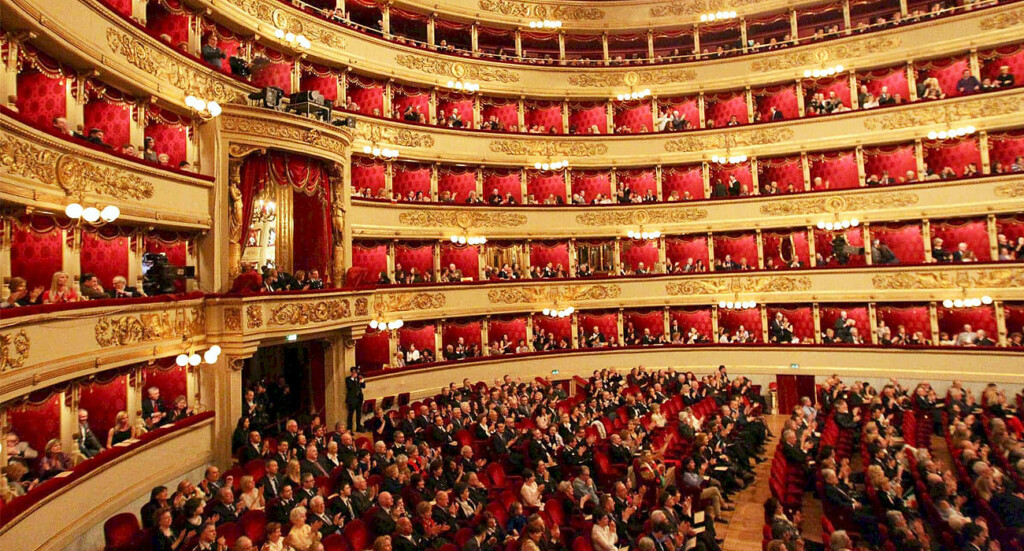 O que fazer em Milão: Passeios - Tour Teatro alla Scala | Vista interna do teatro alla Scala em Milão | Conexão123