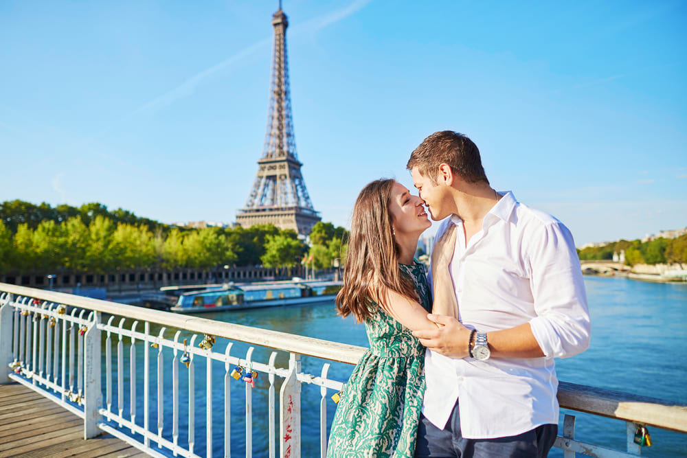 Confira cinco destinos românticos para comemorar o Dia Internacional do Beijo