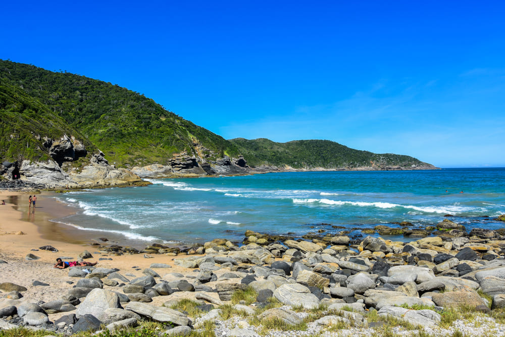 O melhor do turismo de luxo no Brasil em três destinos | Praia José Gonçalves em Búzios - Rio de Janeiro | Conexão123