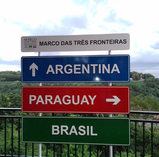 A experiência da viagem de ônibus para Foz do Iguaçu | Marco da Tríplice Fronteira: Argentina, Brasil e Paraguai | Conexão123