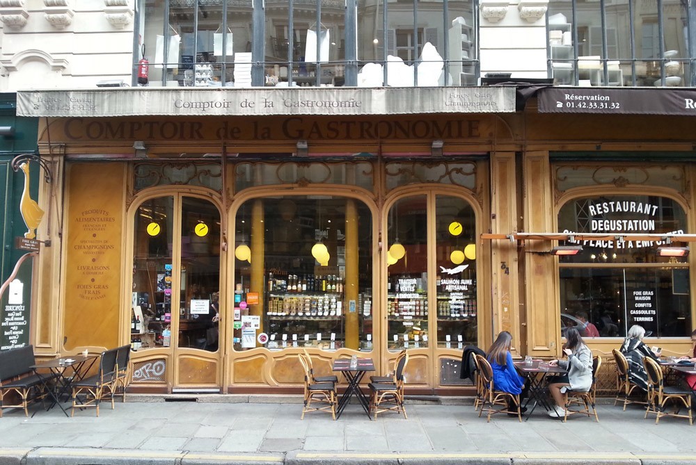 Gastronomia de Paris | fachada do Le Comptoir de la Gastronomie na 34 rue montmartre em Paris | Conexão123
