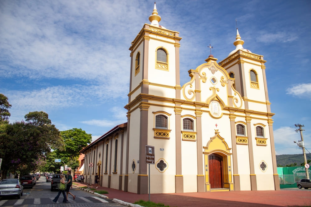 O que fazer em Atibaia: principais pontos turísticos e passeios | Igreja no Centro de Atibaia – SP | Conexão123